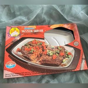 Vintage never been used Nordic Ware Sizzler Server
